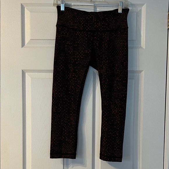 lululemon athletica Pants - Lululemon Athletica Black and Red Patterned Leggings